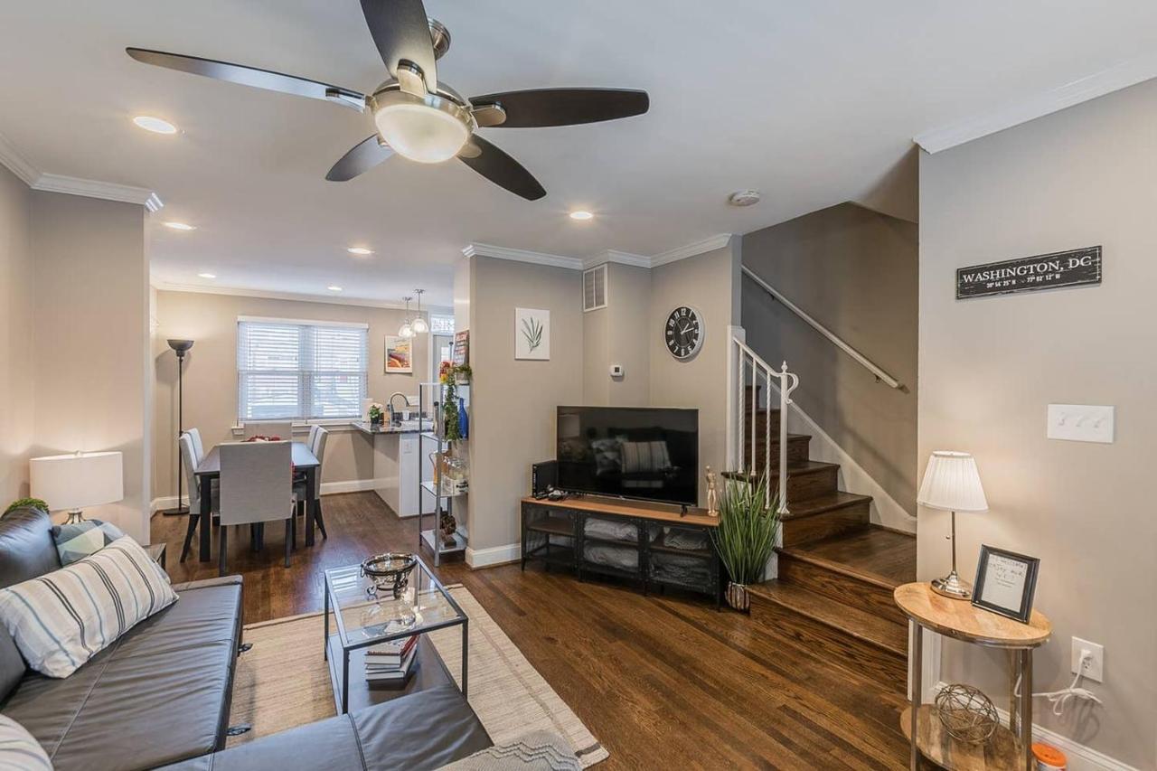 Beautiful 3Br 2Ba House With Cozy Backyard By Cozysuites Alexandria Zewnętrze zdjęcie