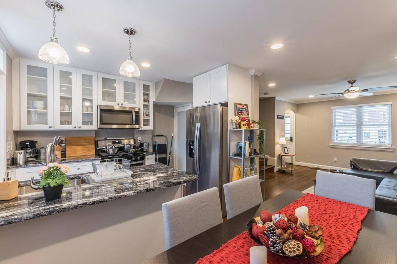 Beautiful 3Br 2Ba House With Cozy Backyard By Cozysuites Alexandria Zewnętrze zdjęcie