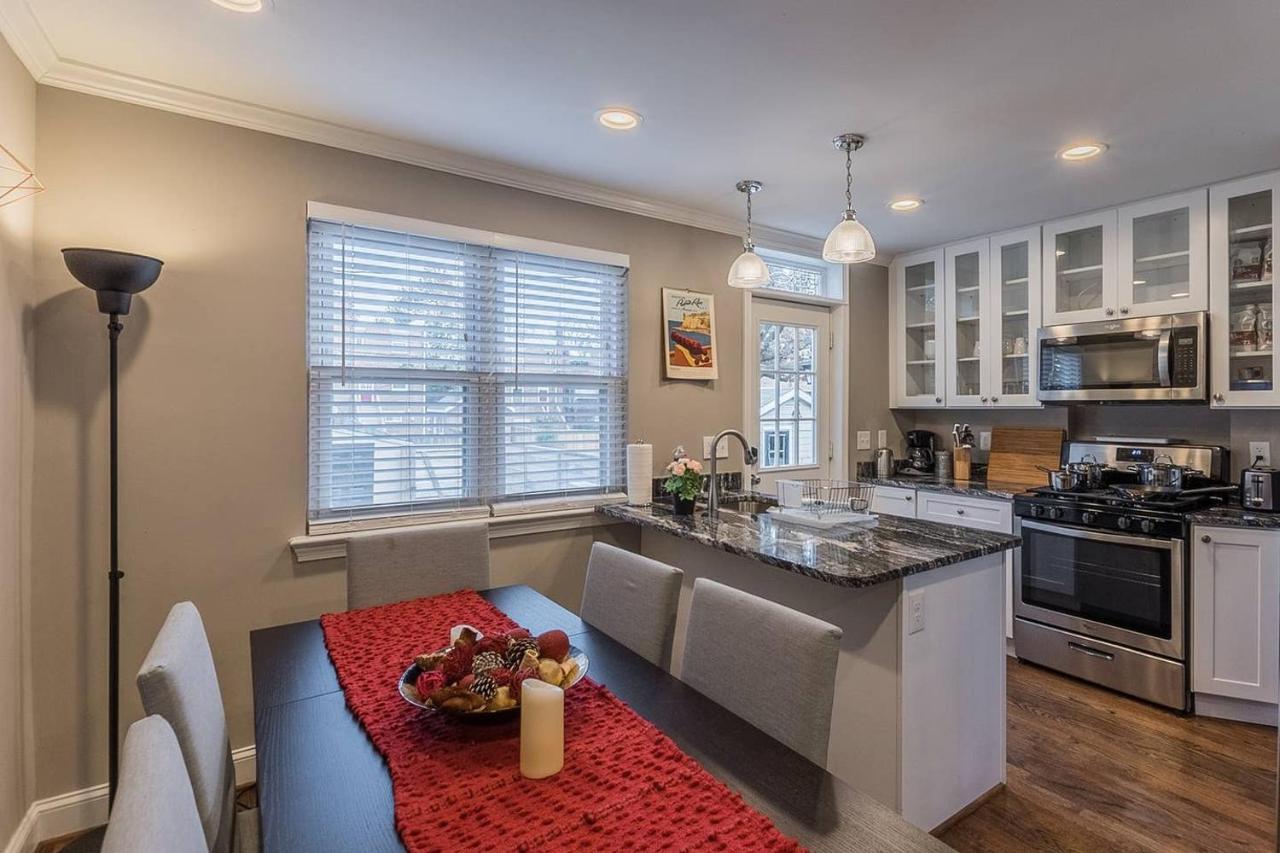 Beautiful 3Br 2Ba House With Cozy Backyard By Cozysuites Alexandria Zewnętrze zdjęcie