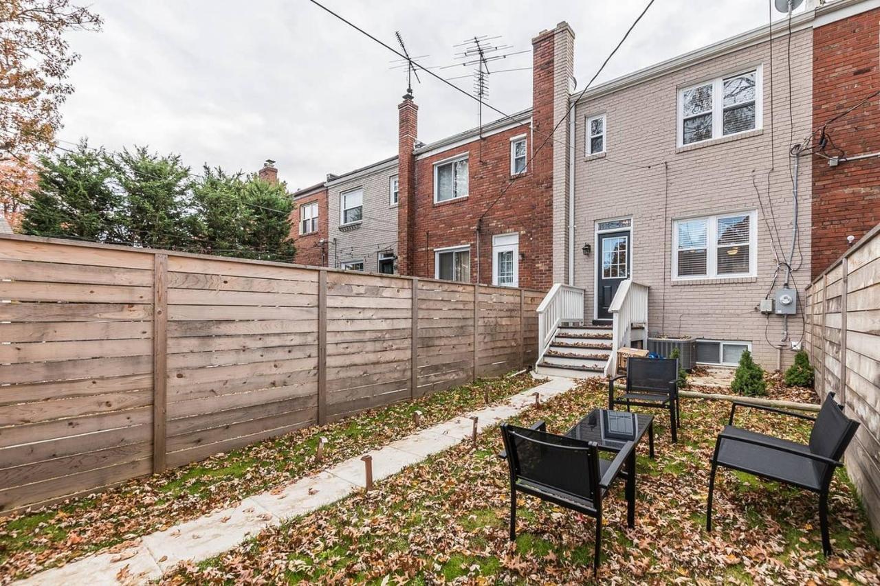 Beautiful 3Br 2Ba House With Cozy Backyard By Cozysuites Alexandria Zewnętrze zdjęcie