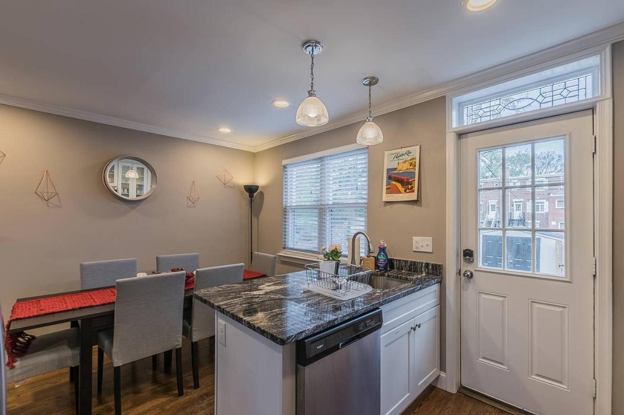 Beautiful 3Br 2Ba House With Cozy Backyard By Cozysuites Alexandria Zewnętrze zdjęcie