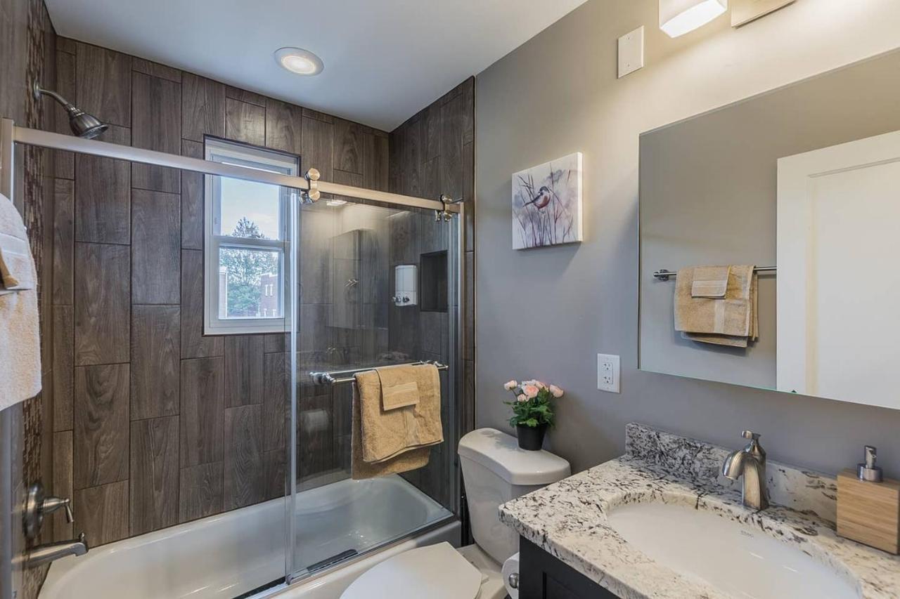 Beautiful 3Br 2Ba House With Cozy Backyard By Cozysuites Alexandria Zewnętrze zdjęcie