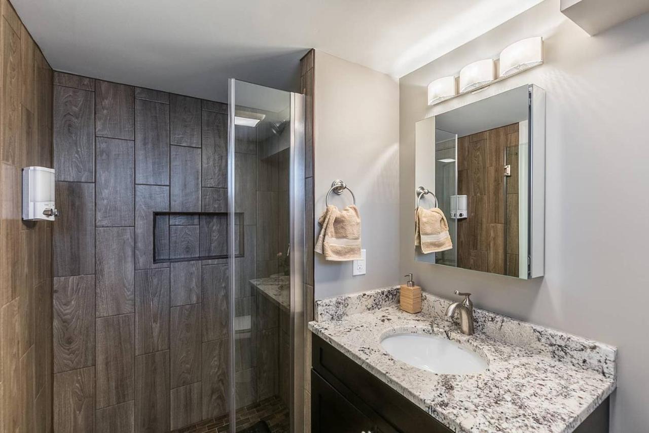 Beautiful 3Br 2Ba House With Cozy Backyard By Cozysuites Alexandria Zewnętrze zdjęcie